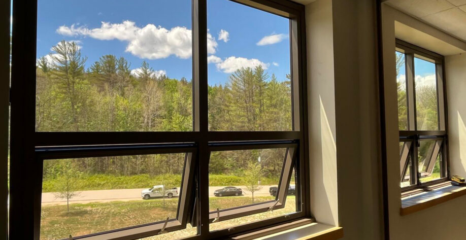 Kennett Hs Windows 04